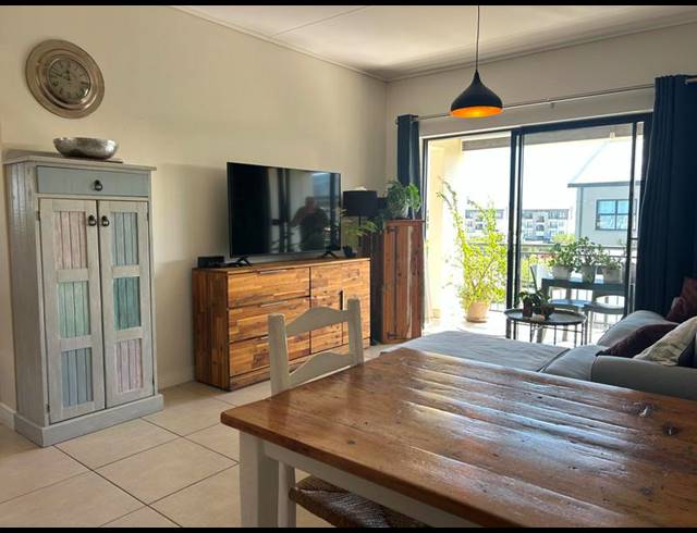 1 BEDROOM APARTMENT FOR SALE IN SANDOWN